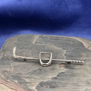 Equestrian bar pin